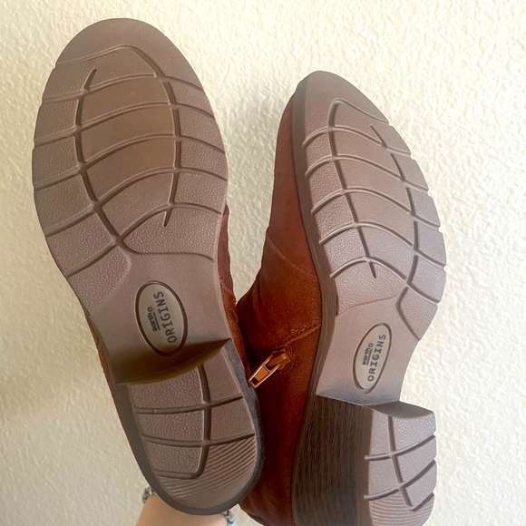 Sz 10 M Earth Origins Odele Suede Booties in Tobacco, new in box - Picture 5 of 11